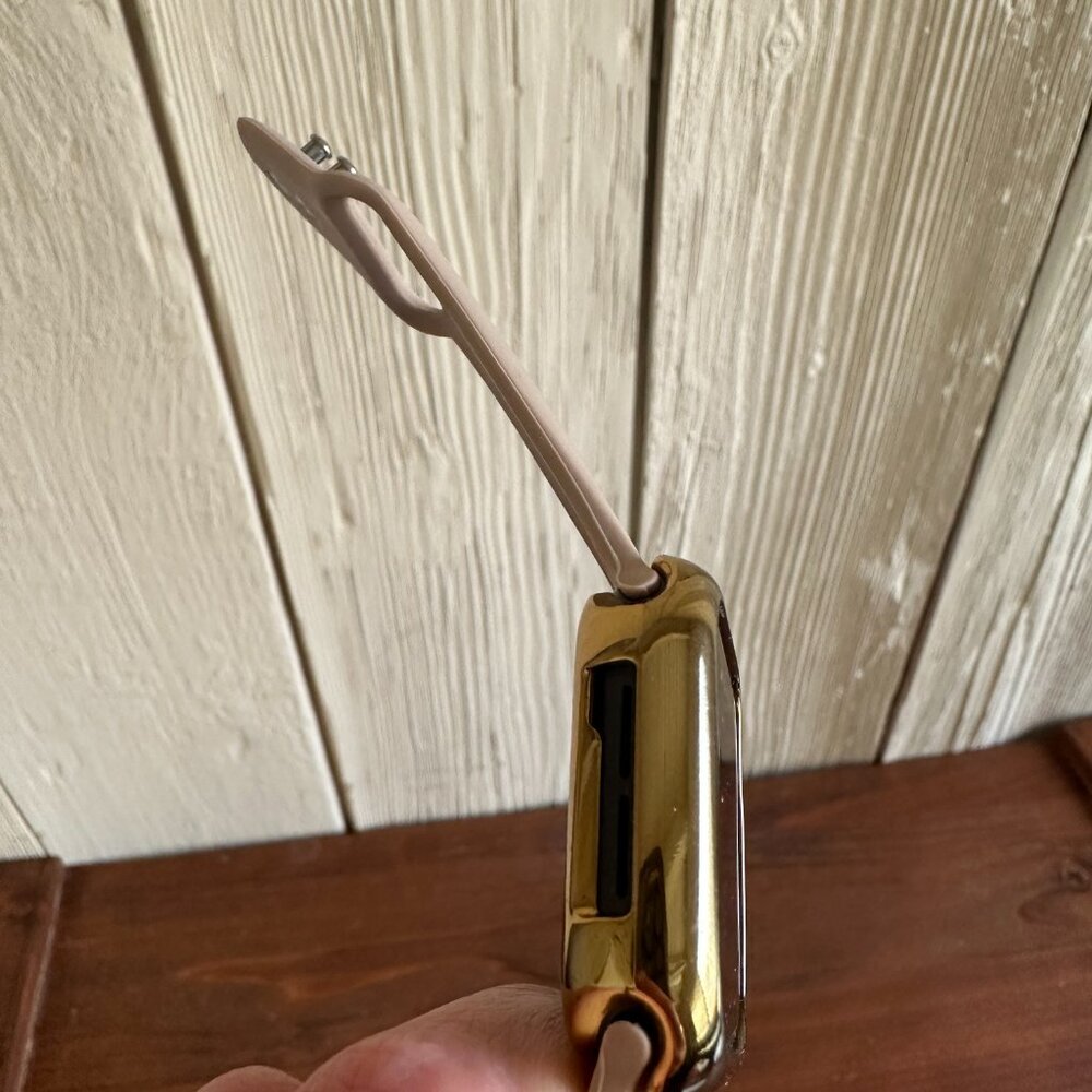 Apple Watch Series 6 40mm Gold Case Mauve Band + Charger Bundle - Picture 5 of 6